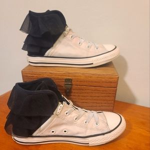Converse All Star High Top w/ Back Ruffle Black & White Size 3Y